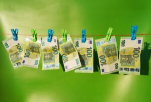 Geldwäsche shutterstock_2529048457